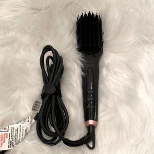 Amika thermal straightening brush